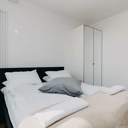 Shortstaypoland Kolejowa Warsaw Exterior photo